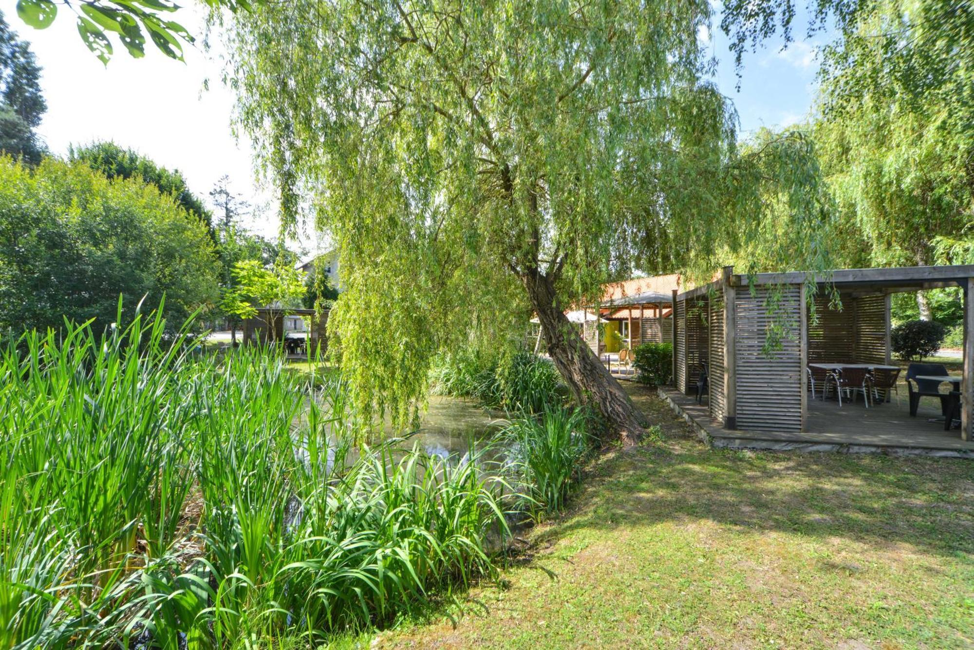 Logis - Hotel Restaurant La Mire 维耶尔宗 外观 照片